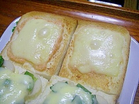 簡単！旨い！辛子明太子マヨネーズのチーズトースト！